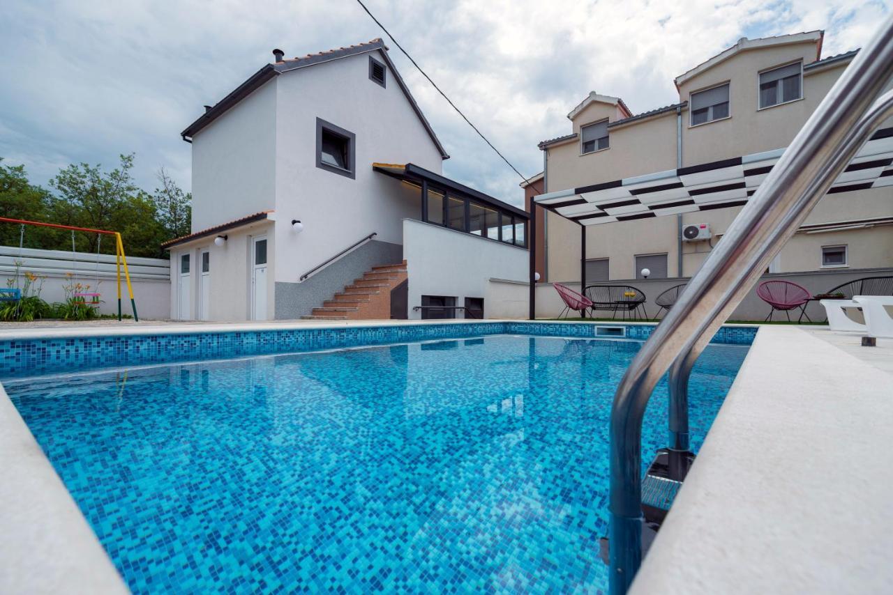 Luxury With Gallery, Heated Pool Only For You-Klis Cro Extérieur photo